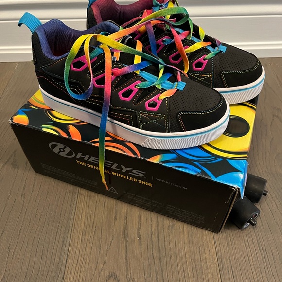 Heeley’s girls shoes on wheels sz 5Y brand new in box - Picture 3 of 7